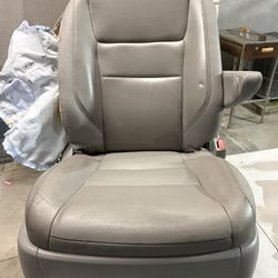 Sienna passenger seat