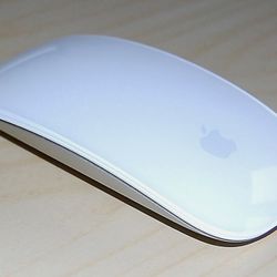 Apple Wireless Magic Mouse (White)