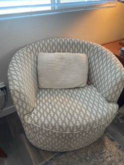 Barrel chair