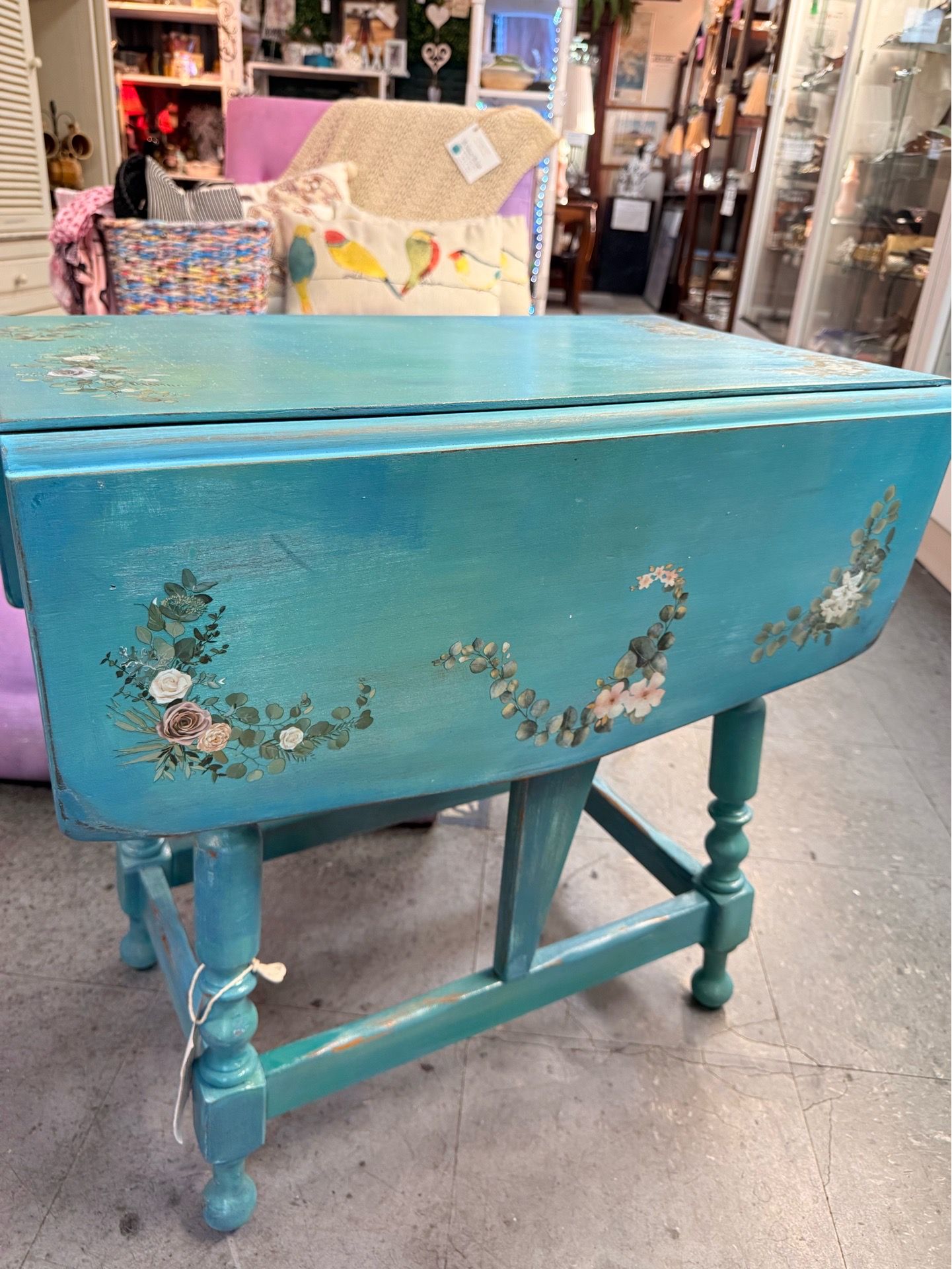 60’s vintage drop leaf end table / bistro table