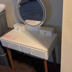 Makeup Vanity