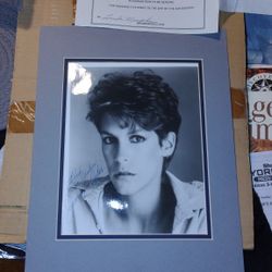 Authenticated Autographed Picture Of Jamie Lee Curtis Signed By Jaime Lee Curtis 