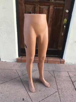 Weist down mannequin