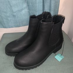 NWT WOMEN SIZE 9.5 BLACK BOOTS MAURICES