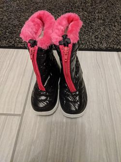 Fleece lined baby boots size 9/10