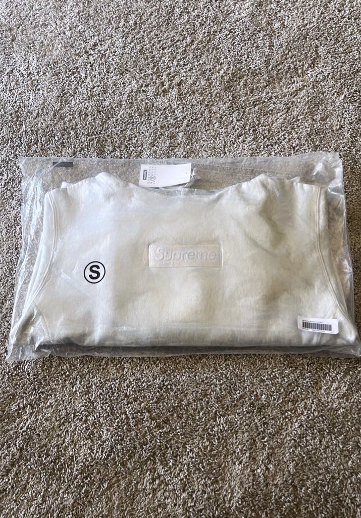 Supreme X MM6 Maison Margiela Box Logo hoodie Foil White. 