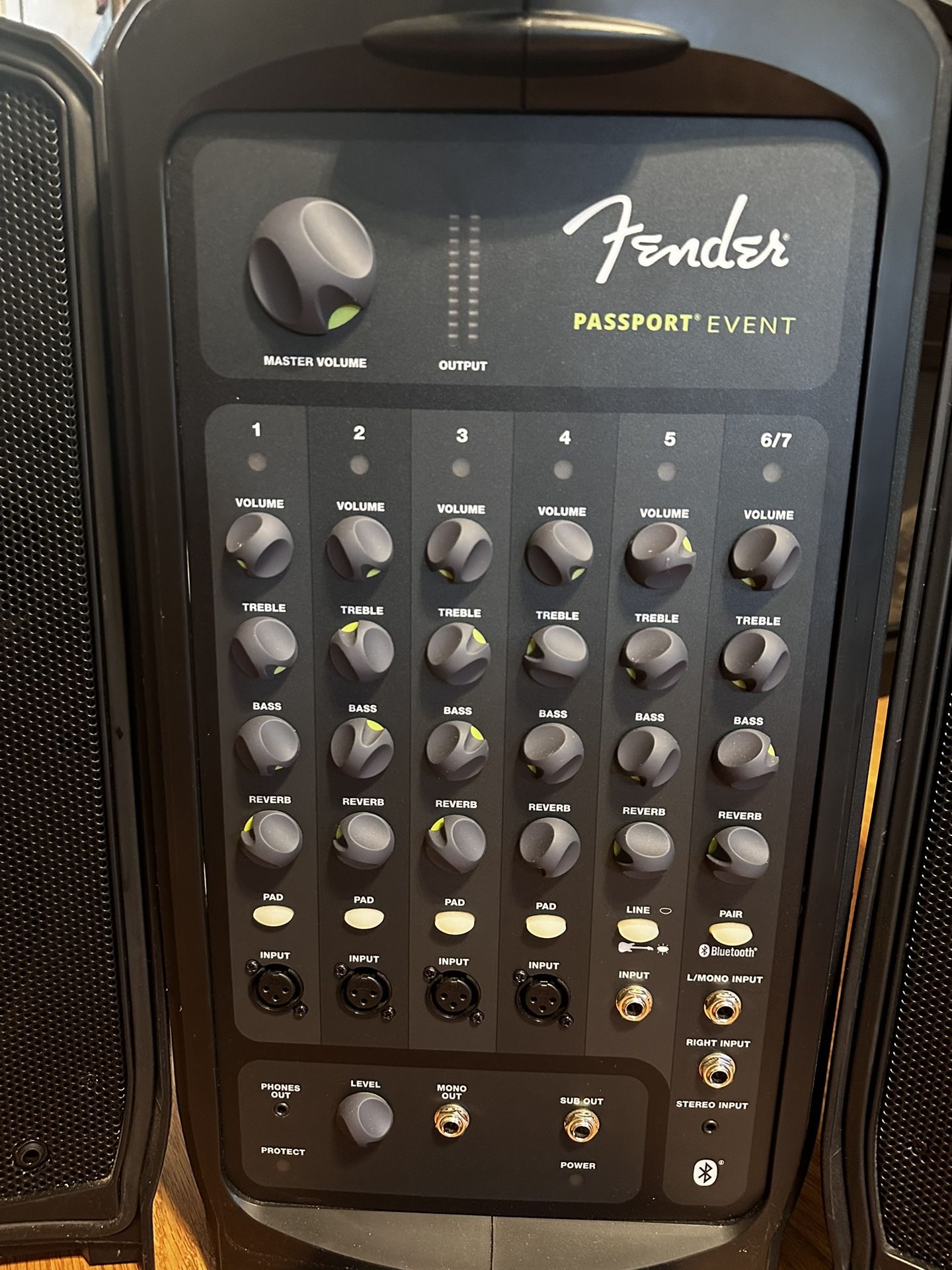 $700 Fender PA System (w/ Proline Speaker Stands)