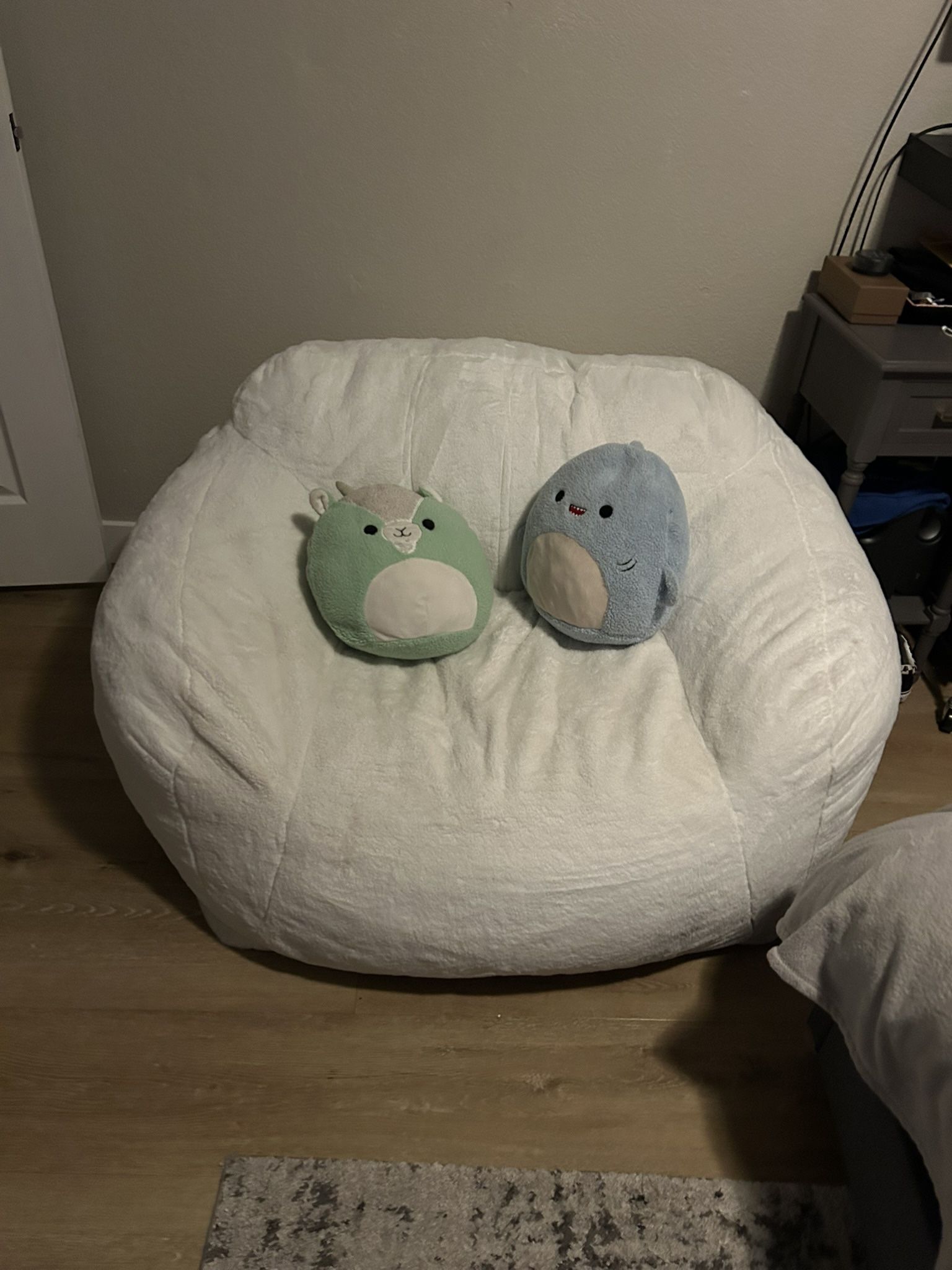 Oversized Couch (Chair)