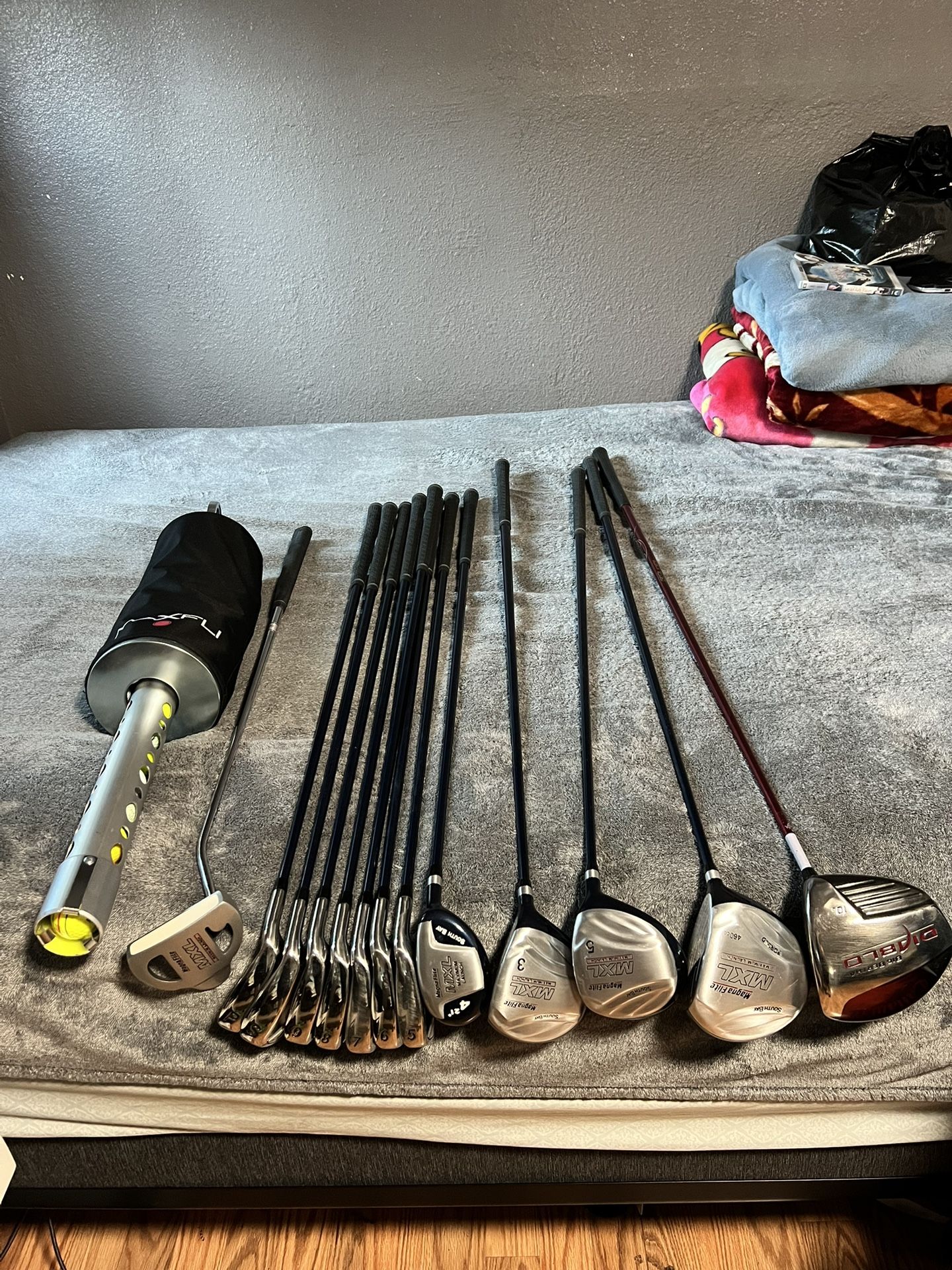 Complete Golf Club Set Right Handed Callaway Magna Flit & Accessories