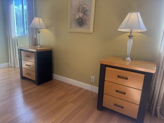 ✨ Large matching nightstands with bonus armoire included ✨