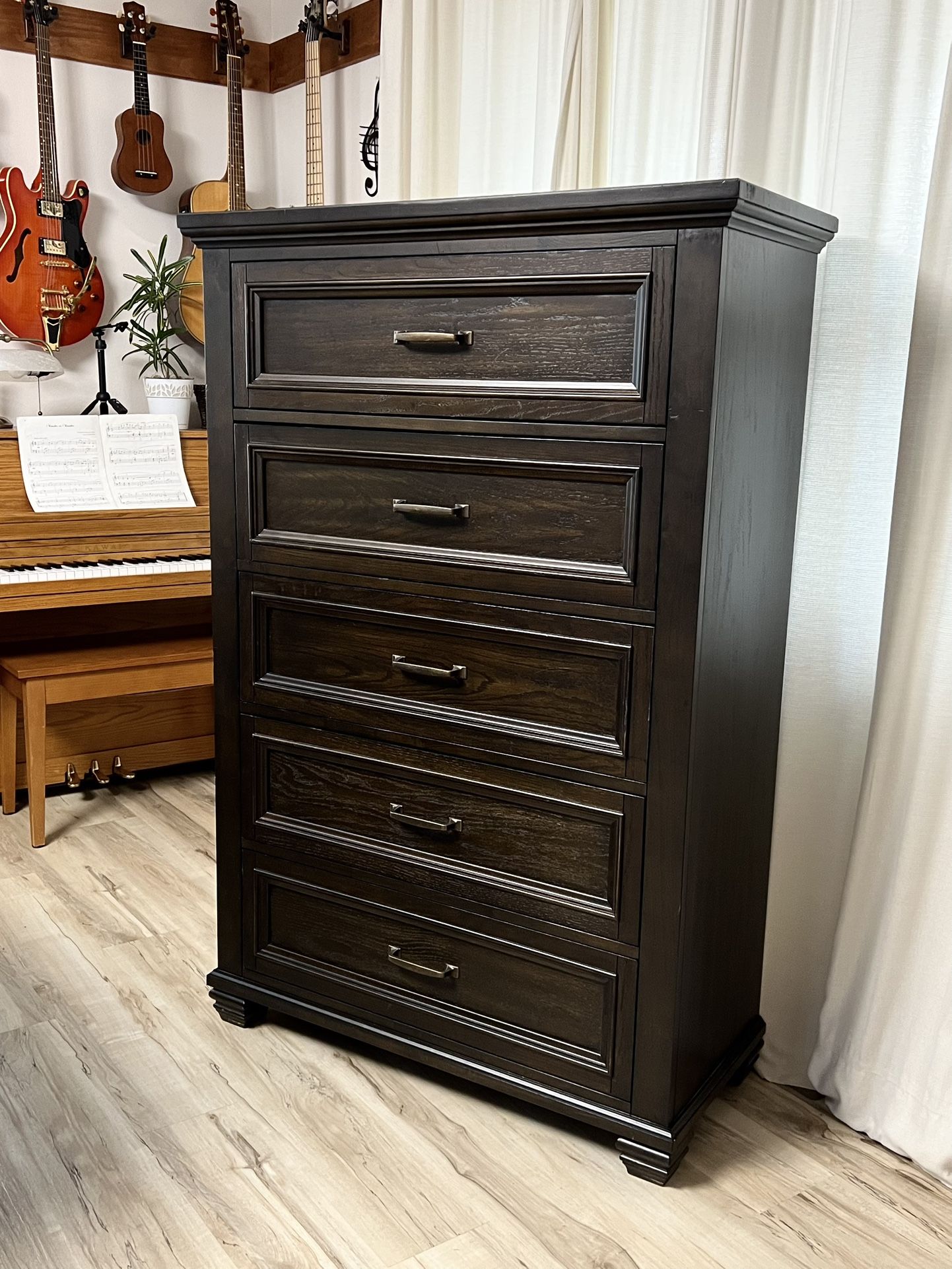 Mendocino Tall Chest / Dresser