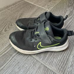 Boys Nike Sneakers 