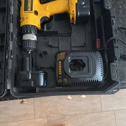 DeWalt DW927 Cordless Drill - Driver 
