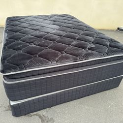 14” Queen Midnight Collection Hybrid Pillow Top Mattress!
