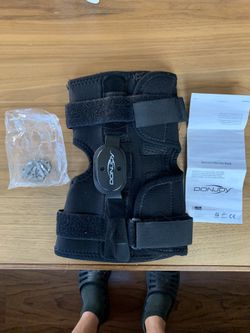 Donjoy Medium Drytex Hinged Knee Brace 
