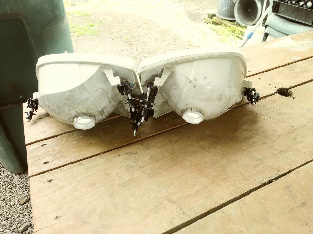 2001 ford f150 headlights no new but still in good condition