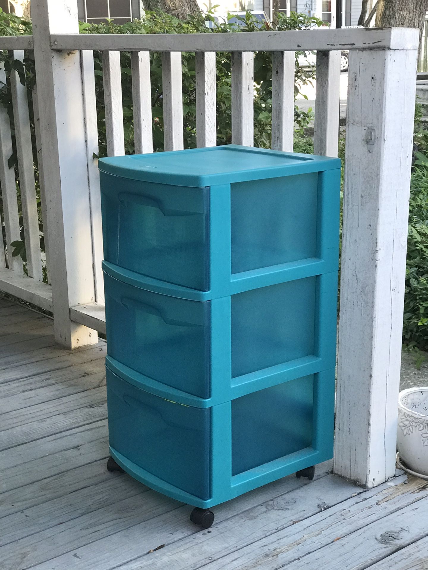 Sterilite Stackable Rolling Plastic Drawers