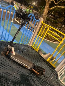 Selling navve g5 scooter