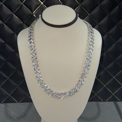 Sharp Edge Cuban Chain – Moissanite 