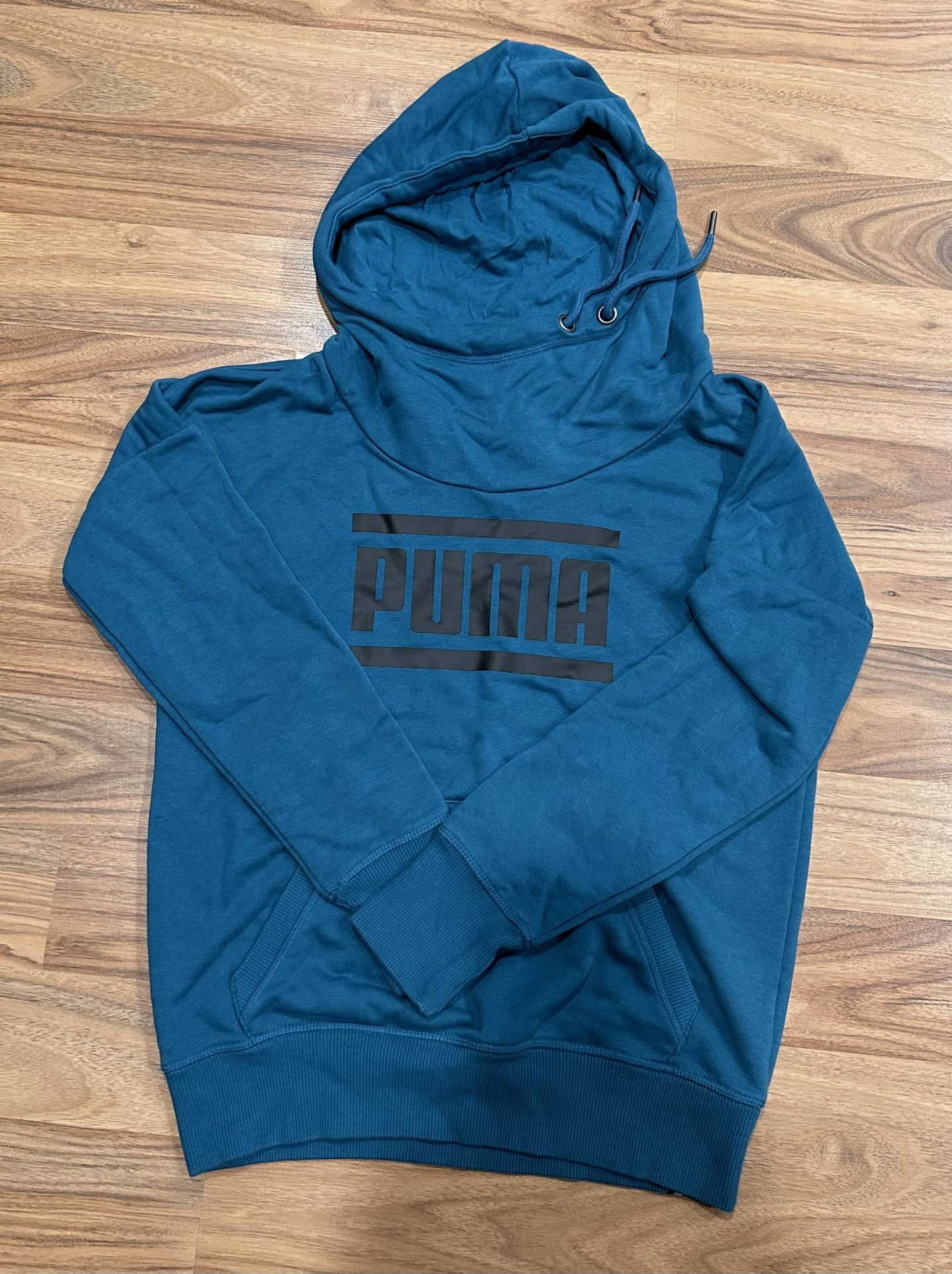 Puma women’s pullover size S