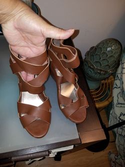 Elle wedge new con, sz7 2pics