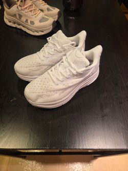 NEW - Hoka Clifton 9 Running Shoes - Women's Size 7.5 (All White)