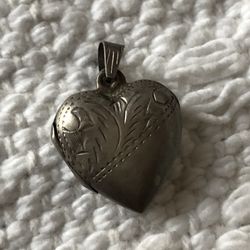 Vintage Silver Heart Charm Lock 