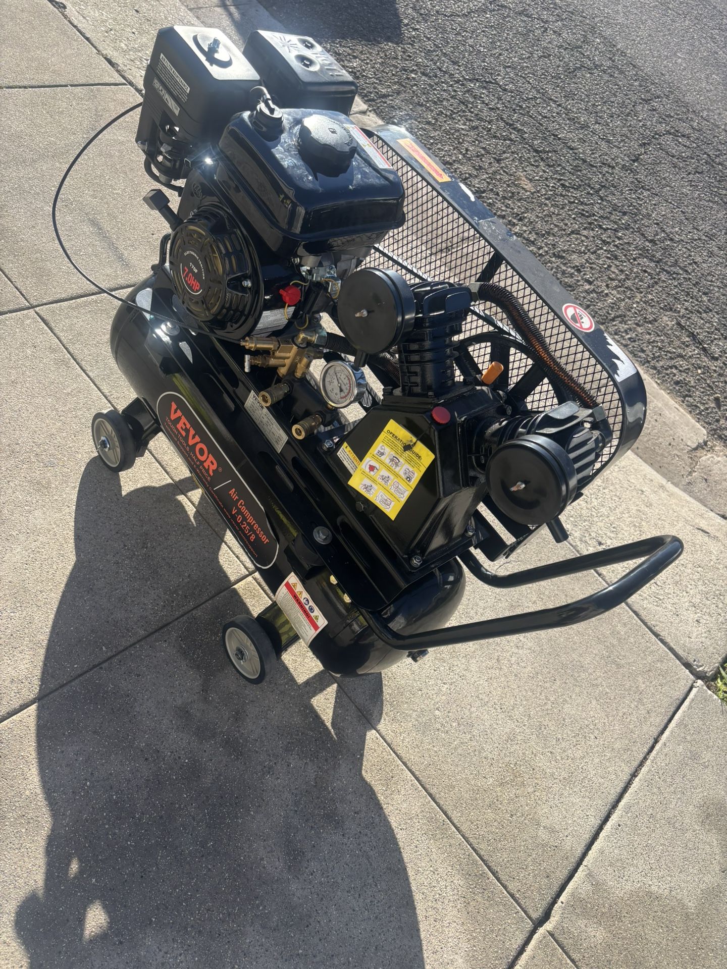 SKYSHALO 7HP Gas Air Compressor, 13.2 Gal. Tank, 9CFM@115PSI, Max 115PSI, for Construction Sites Workshop En 