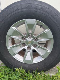 Chevy Tahoe factory rims 265 70 17