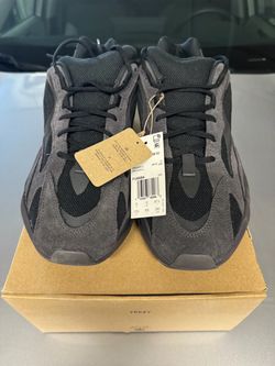 Yeezy 700 V2 size 12