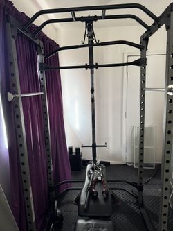 Lat Pulldown/squat Rack