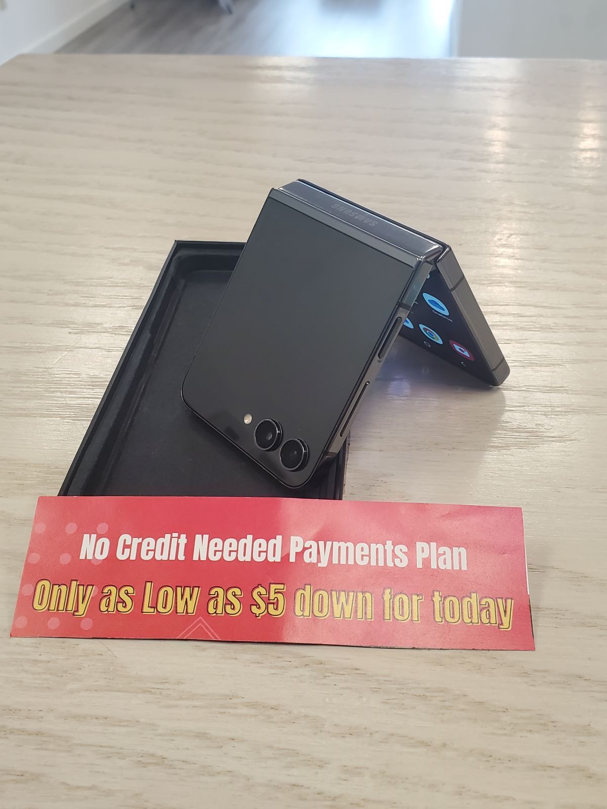 Samsung Galaxy Z Flip 5 5G – Flexible Flip for Only $5 Down 🤳💳