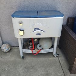 Tommy Bahama Ice Chest