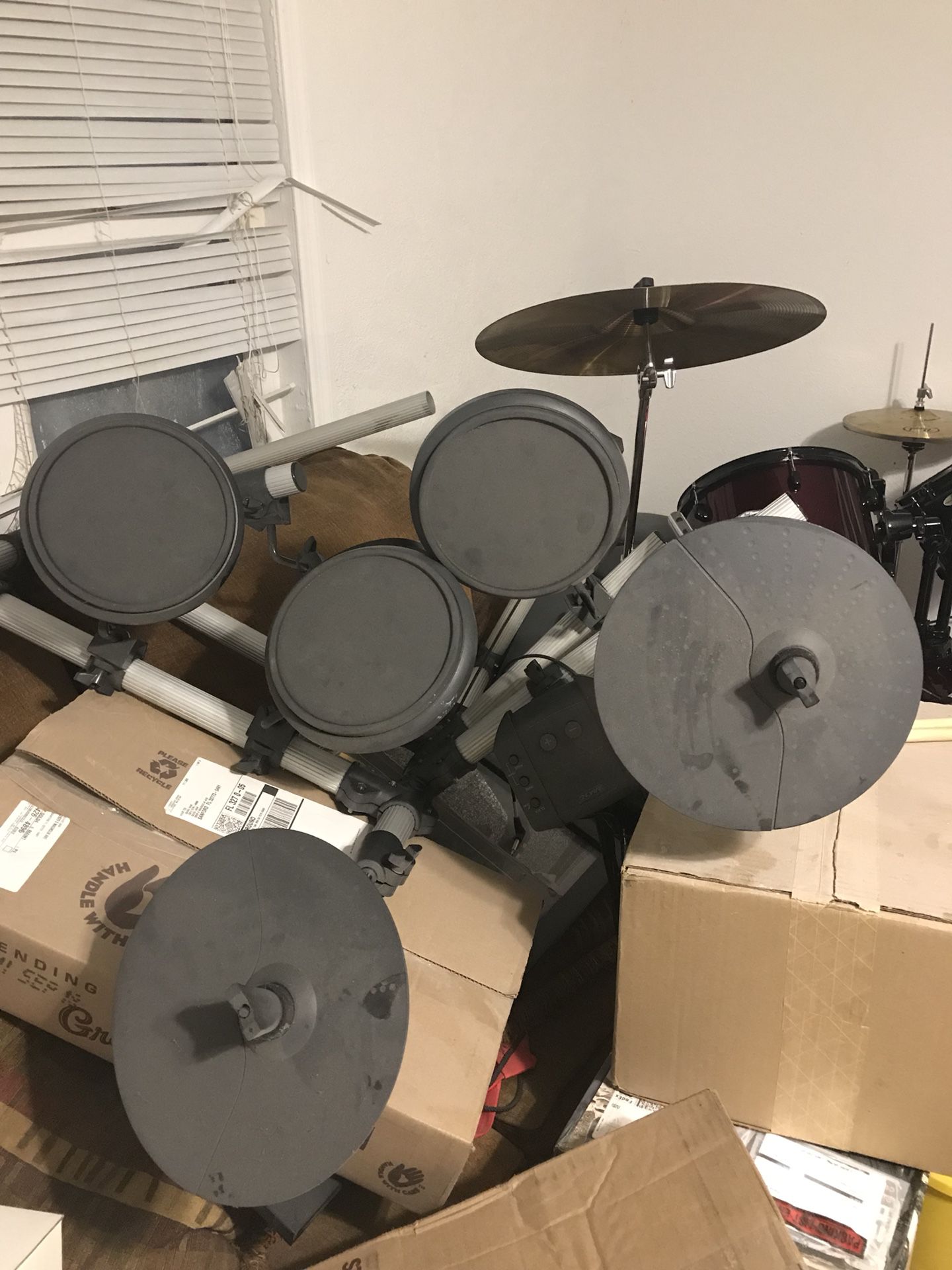 Simmons electric drum set no monitor
