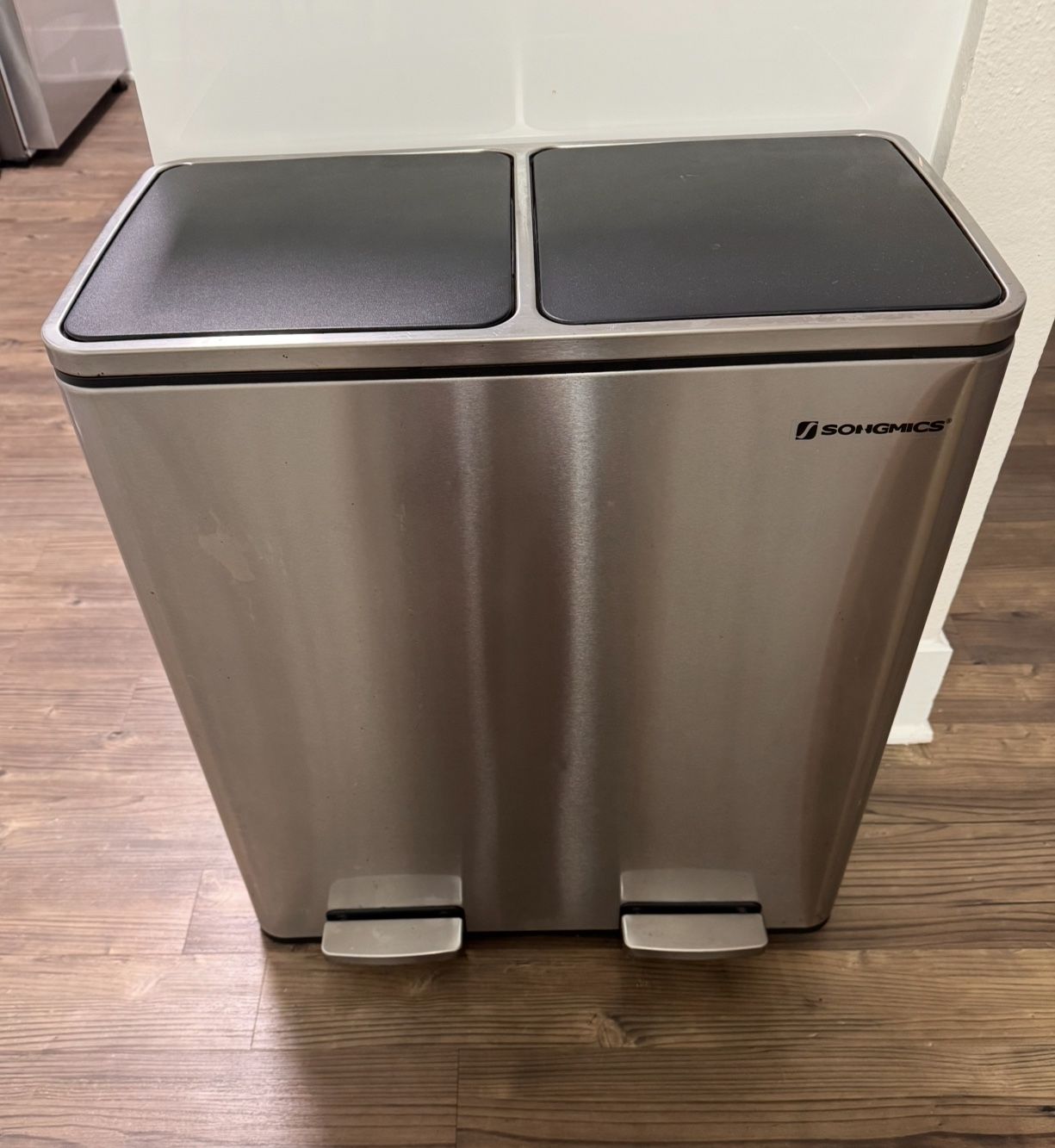 SONGMICS Trash Can