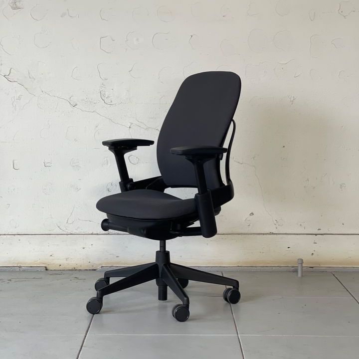 Used Steelcase Leap v2 Office Chair