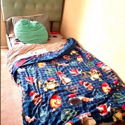Kids Twin size Bed Frame & Mattress 