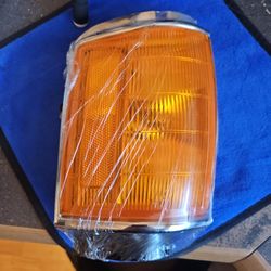TOYOTA PICK UP PASSANGER TURN SIGNAL.