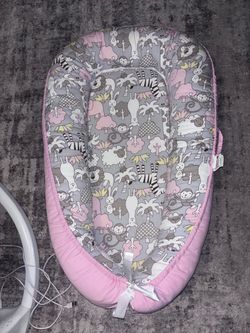 reversible cotton baby nest / infant lounger