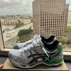 ASICS Gel Kayano 14