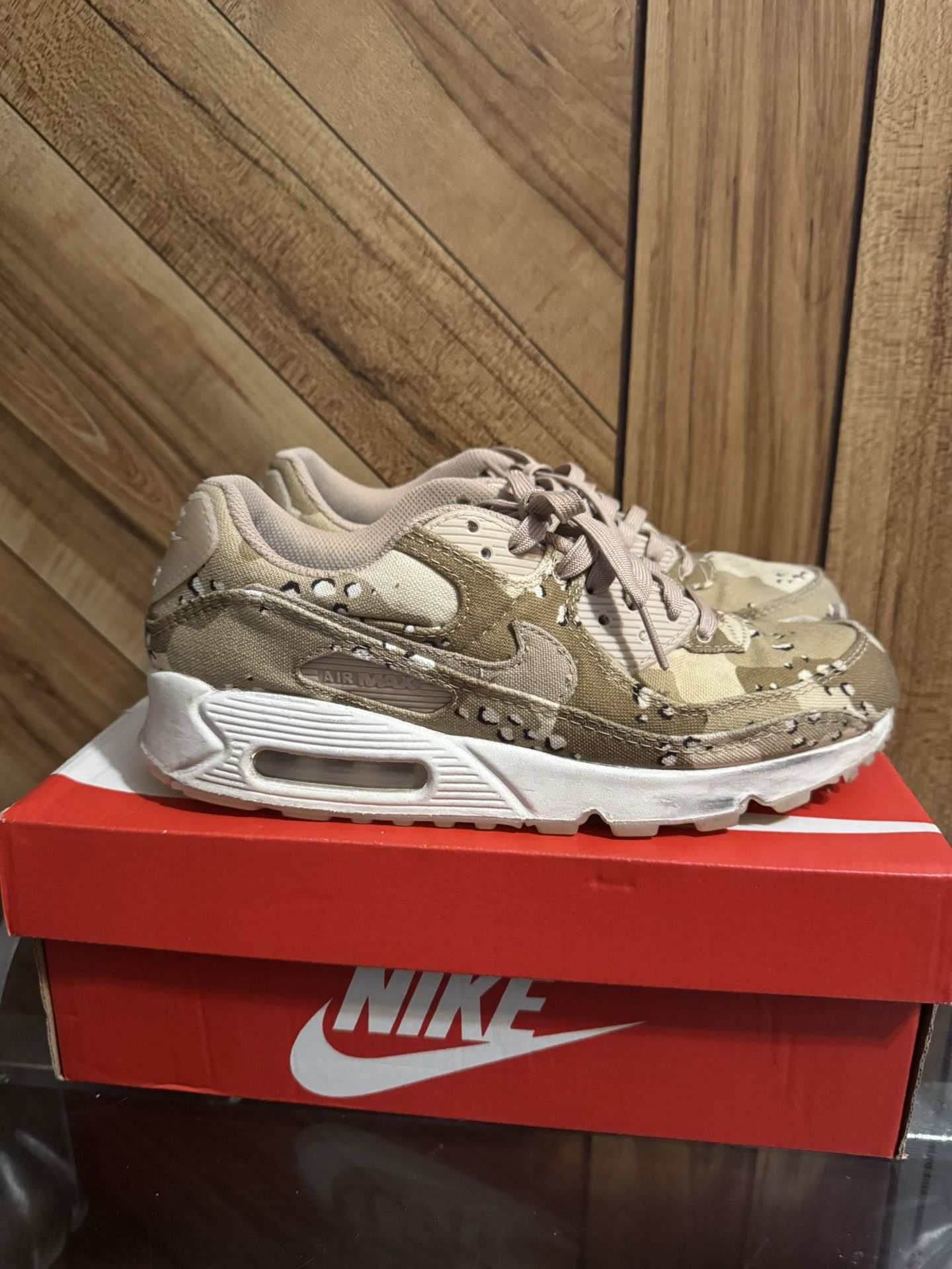 Women's Nike Air Max 90 DX2313 200 Size 8.5