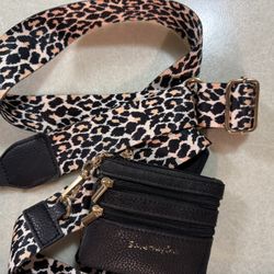 CLIP AND GO PHONE STRAP. WALLET. CROSSBODY. ANIMAL PRINT. NEW