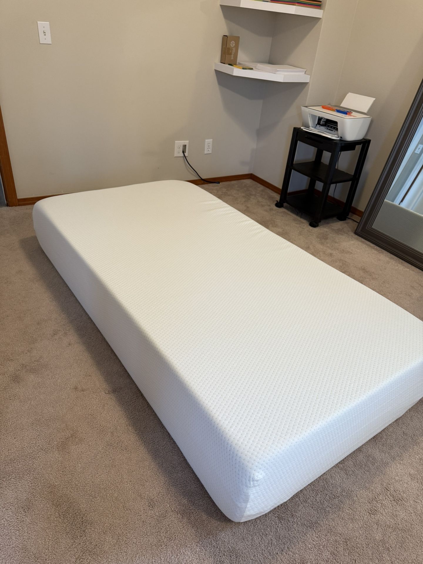 Zinus 12” Twin Green Tea Memory Foam Mattress – New