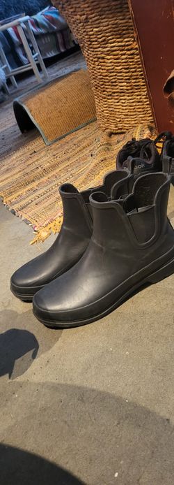 Black Rainboots Size 8 Women's 