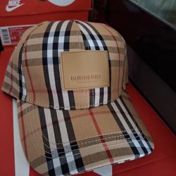 Burberry Hat / New 