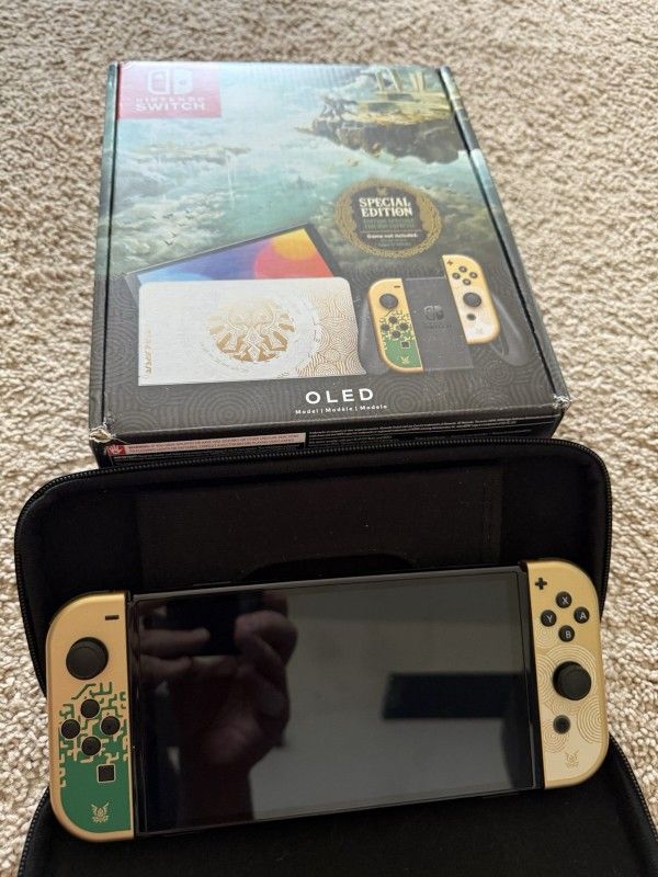 HEG-001 Handheld Console - Legend of Zelda W/Accessories
