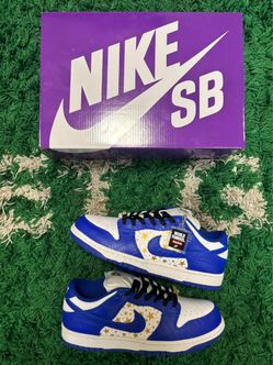 Nike SB Dunk Low Supreme Stars Hyper Royal