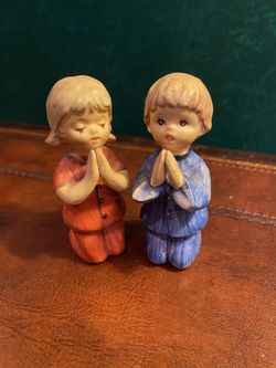 Vintage Schmid Brothers Ceramic Praying Boy & Girl 4"H Made In Japan 2 Piece Set