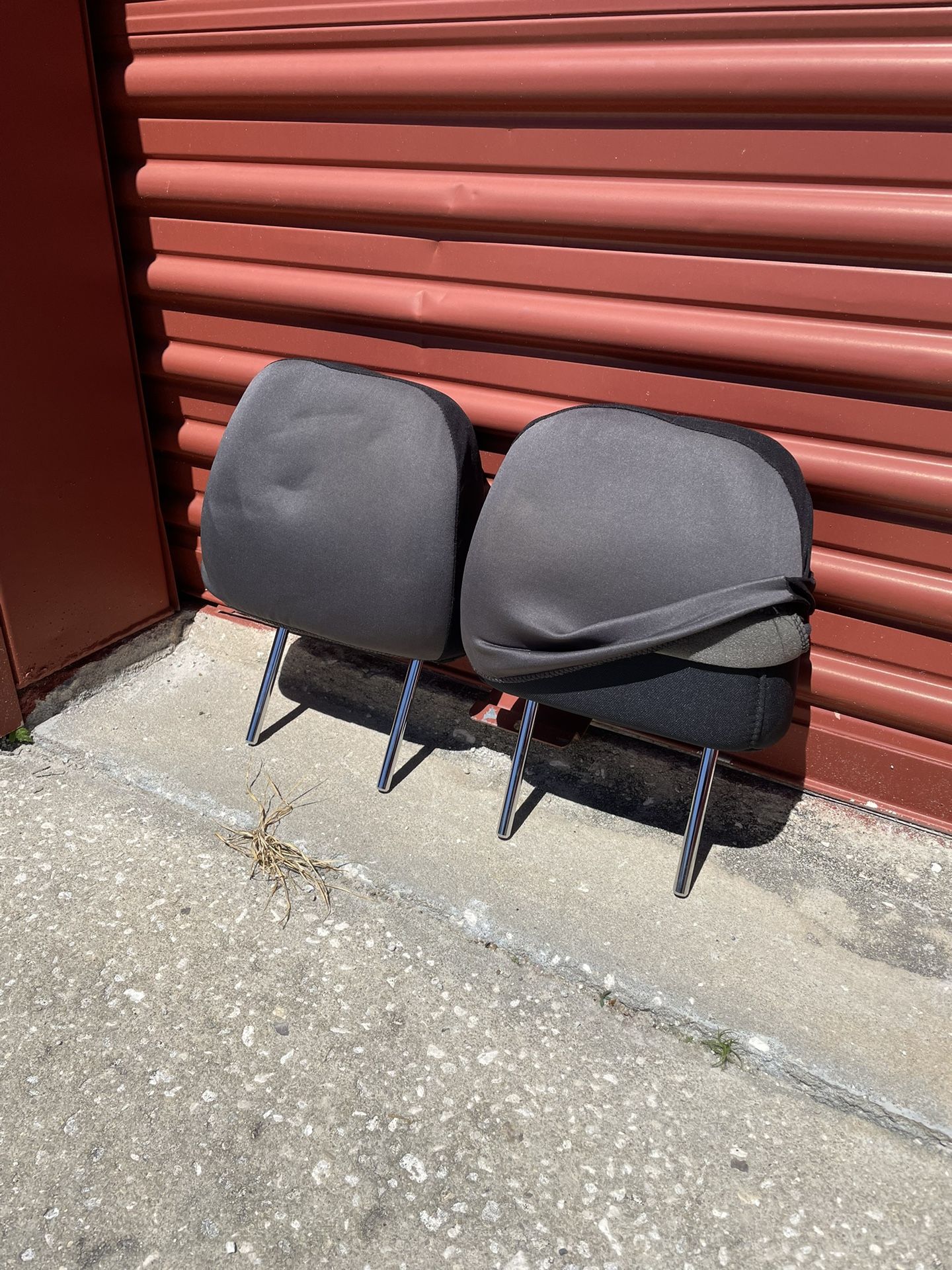 Headrests - Toyota Tacoma