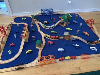 Wooden Train Set 143 pieces